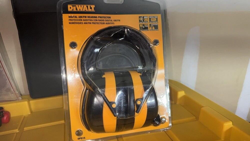 DEWALT DPG15 Digital AM/FM Hearing Protector Over-the-Head Ear Muffs